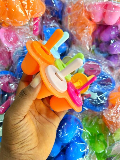Multicolored Silicone Popsicle Maker - Image 3